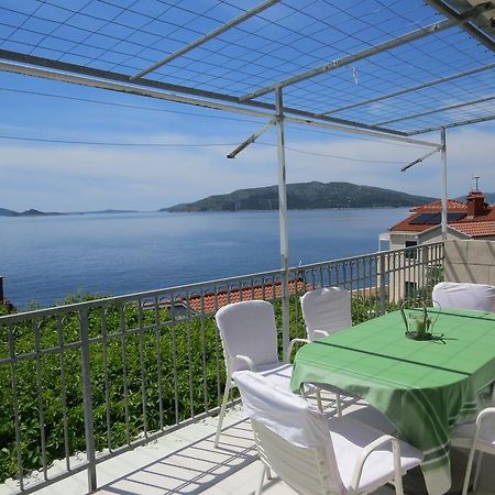 Apartments Lovric - 30 Meters To The Beach Trogir Exterior foto