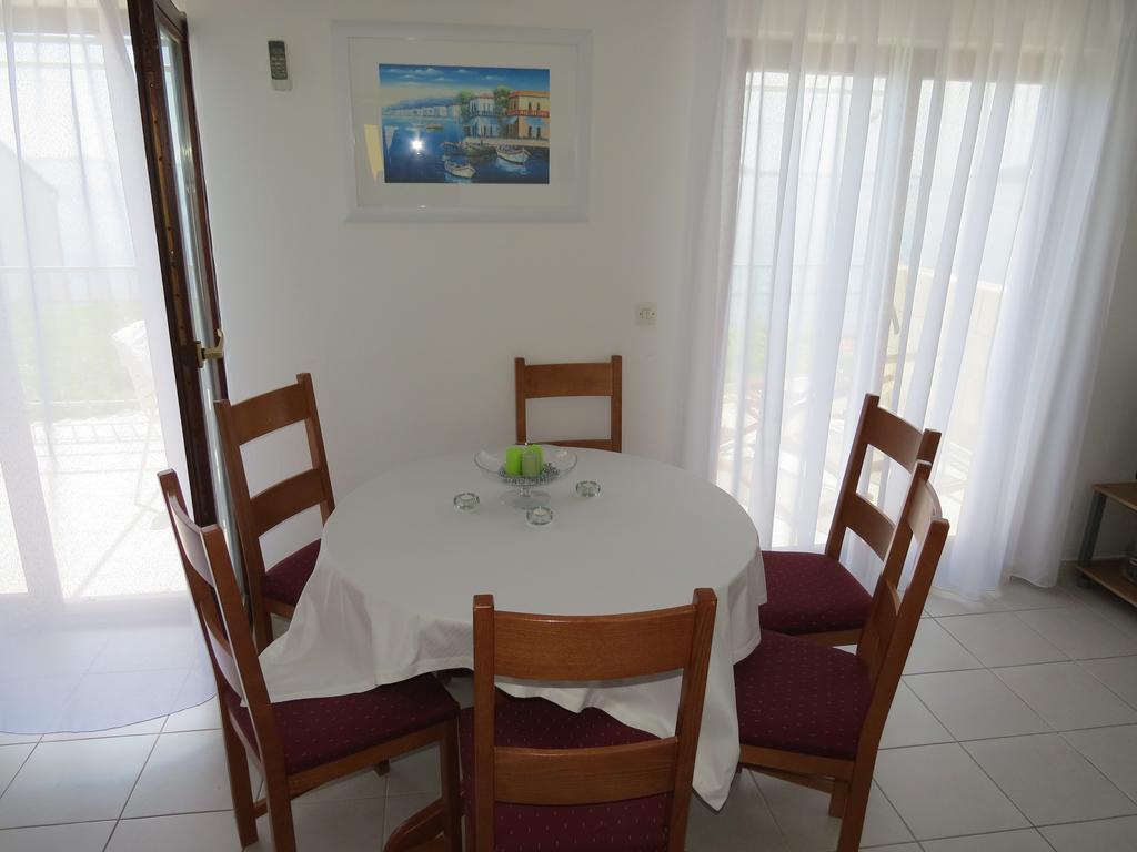 Apartments Lovric - 30 Meters To The Beach Trogir Exterior foto