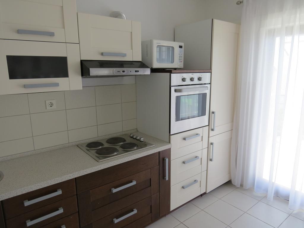 Apartments Lovric - 30 Meters To The Beach Trogir Exterior foto