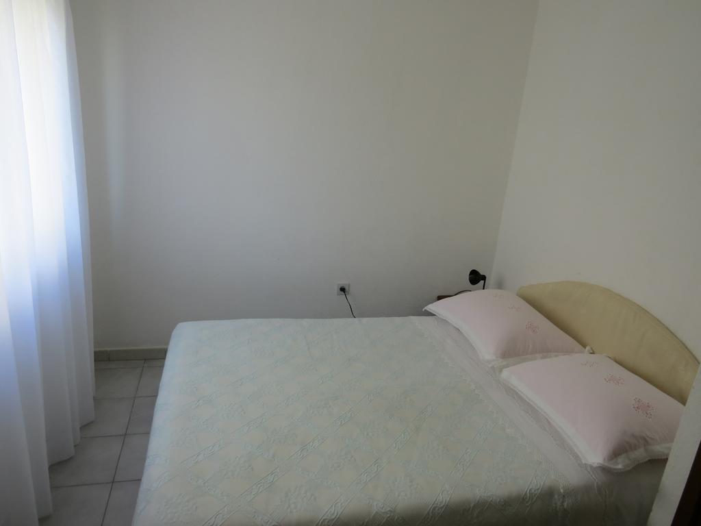 Apartments Lovric - 30 Meters To The Beach Trogir Exterior foto