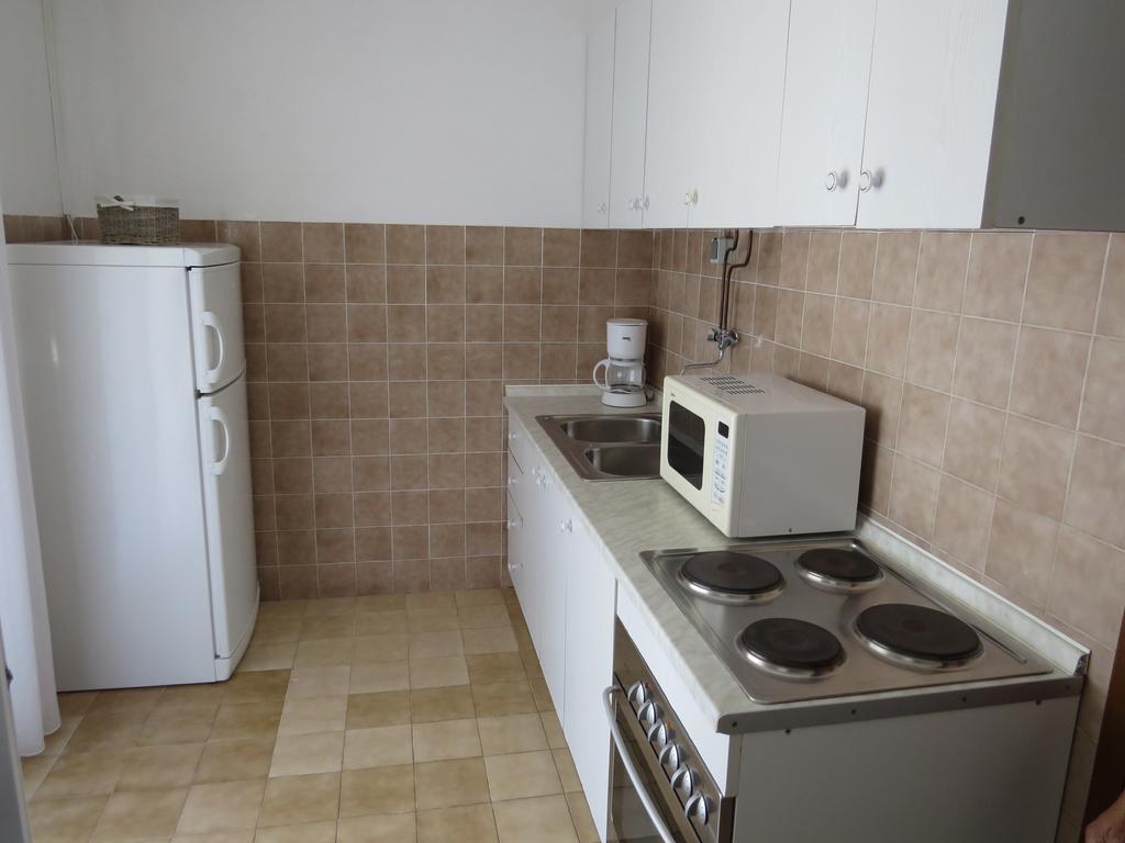 Apartments Lovric - 30 Meters To The Beach Trogir Exterior foto