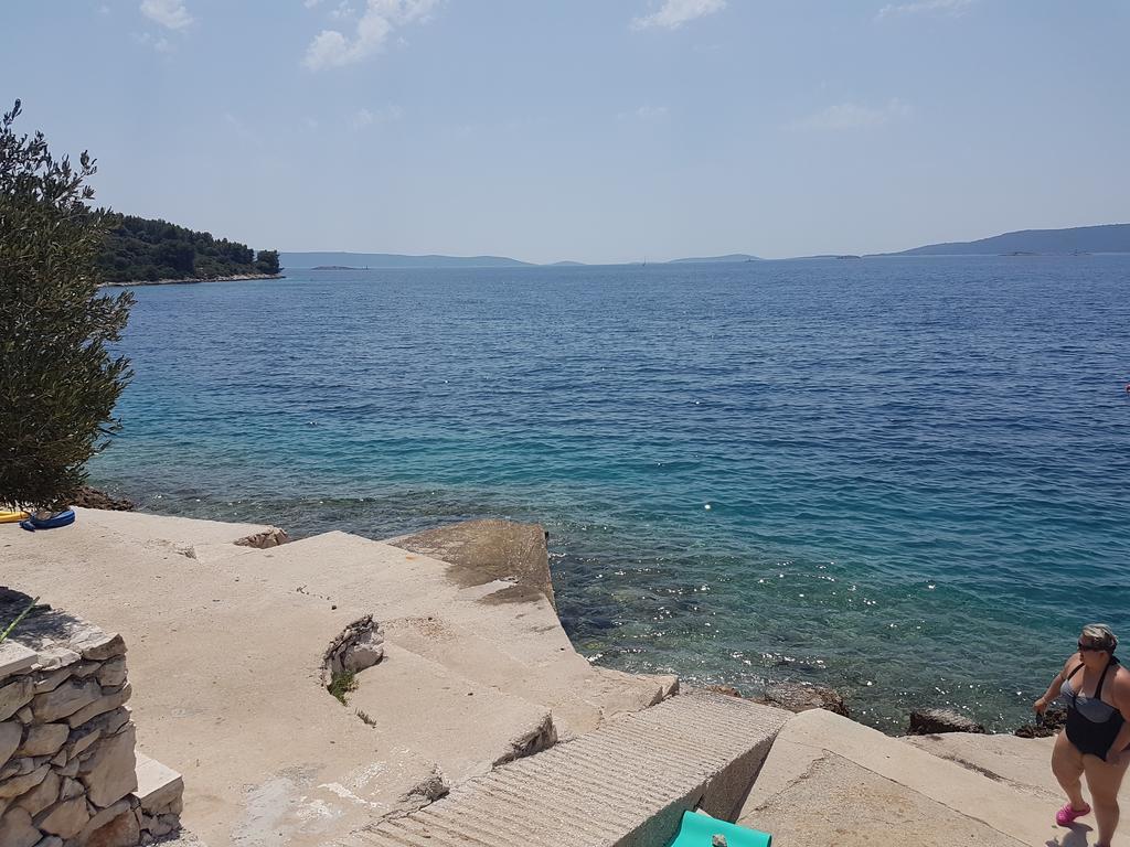 Apartments Lovric - 30 Meters To The Beach Trogir Exterior foto