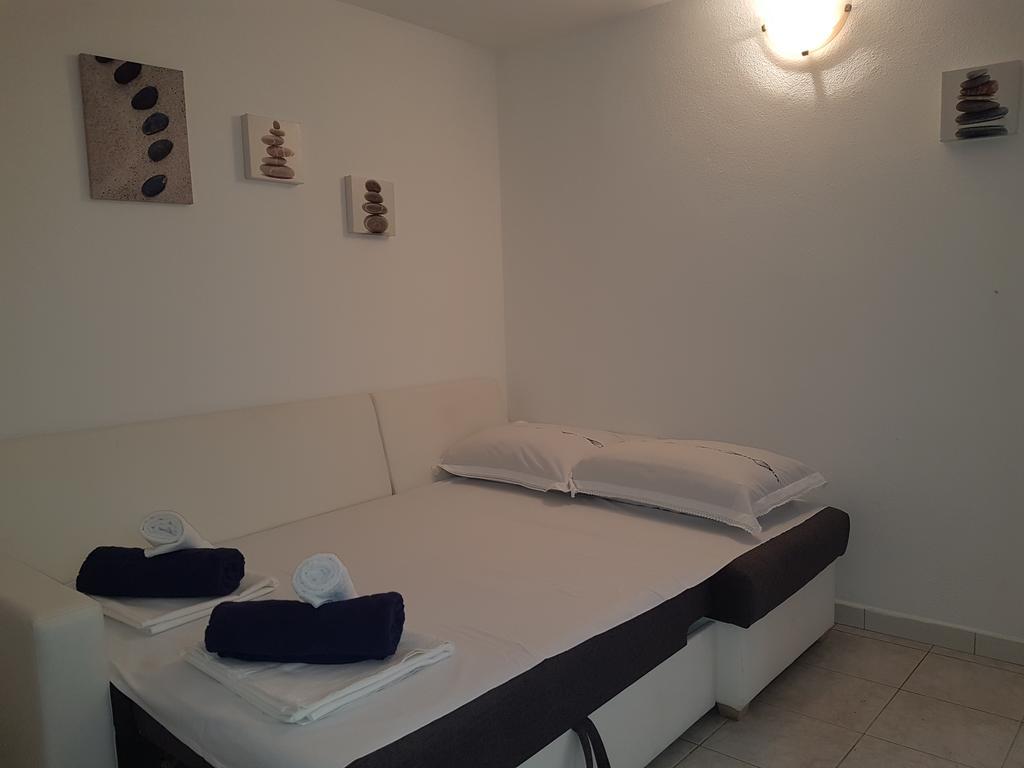 Apartments Lovric - 30 Meters To The Beach Trogir Exterior foto