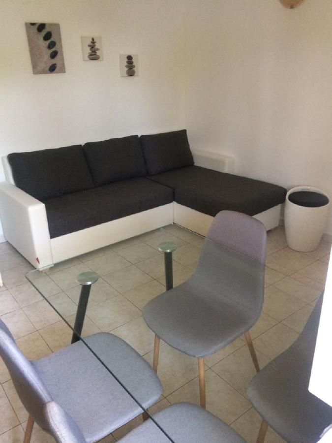 Apartments Lovric - 30 Meters To The Beach Trogir Exterior foto